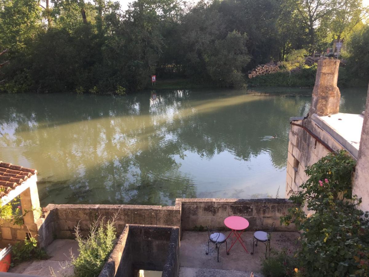 Saint-SavinienDe Charme Et D'Eau住宿加早餐旅馆 外观 照片